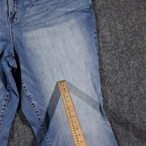 TORRID Jeans Womens 20R(40x30) Crop Boyfriend Stretch Jeans ‎ Mid Rise - Picture 12 of 15